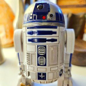 R2-D2 Plastic Model, very lightweight 4.5" tall - Star Wars, display collectible